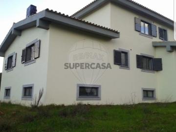 Moradia T7 em Teixoso e Sarzedo
