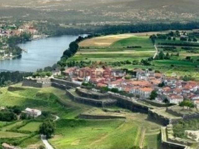 Moradia T7 em Valença, Cristelo Covo e Arão
