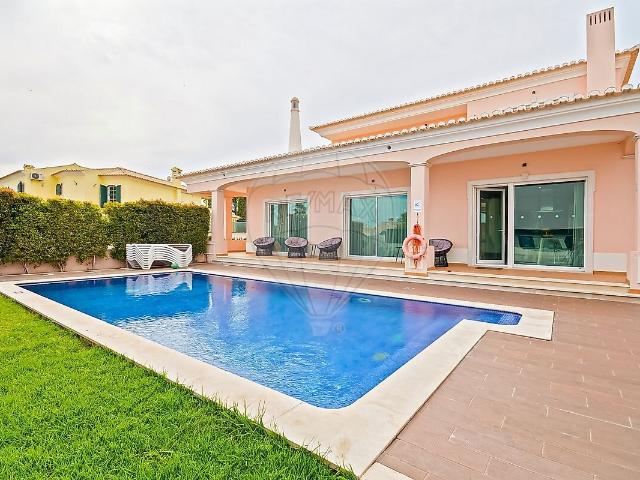 Moradia T7 para arrendar em Albufeira e Olhos de Água, Albufeira RE/MAX Portugal