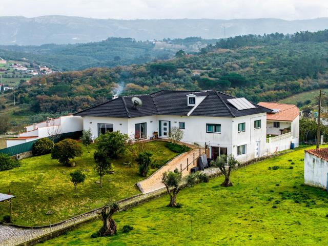 Moradia T7 para venda 160m² Évora De Alcobaça