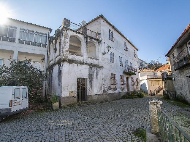 Moradia T8 à venda em Aldeia das Dez, Oliveira do Hospital RE/MAX Portugal