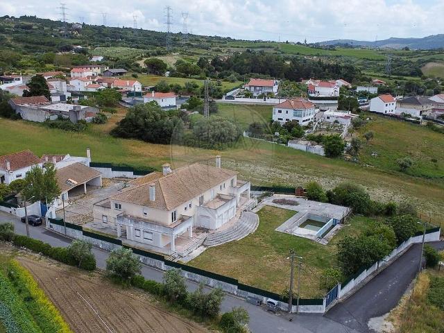 Moradia T8 à venda em Bucelas, Loures RE/MAX Portugal