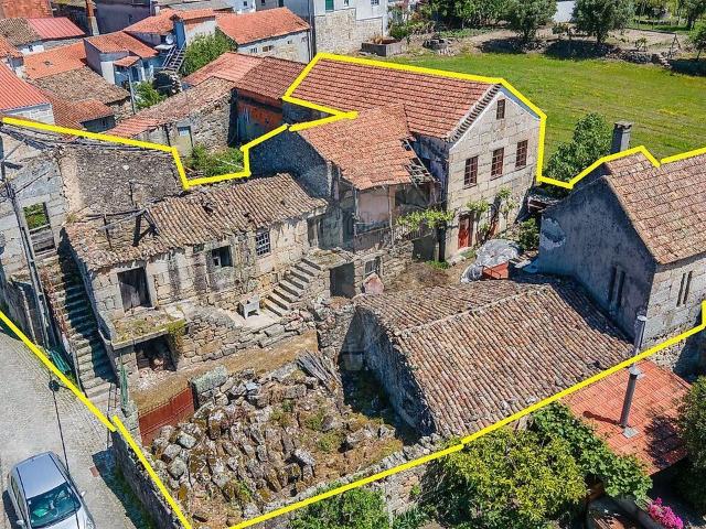 Moradia T8 à venda em Ervedal e Vila Franca da Beira, Oliveira do Hospital RE/MAX Portugal