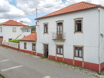 Moradia T8 à venda em Sapateira