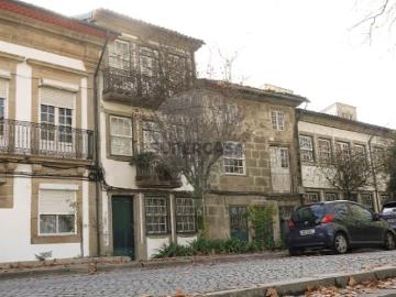 Moradia T8 em Oliveira, São Paio e São Sebastião