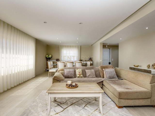 Moradia T8 em Lousa: O Equilíbrio Perfeito entre Campo, Cidade e Mar