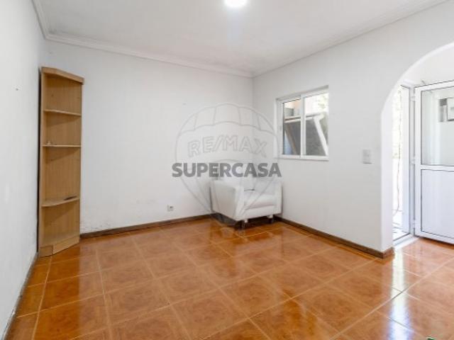 Moradia T8 em São Felix da Marinha