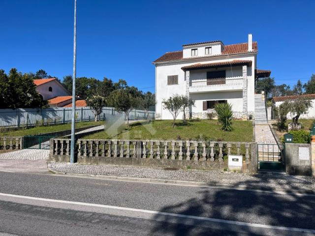 Moradia T8 pronta a habitar em Figueiró dos Vinhos