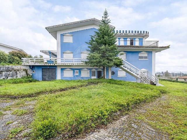 Moradia T9 à venda em Avidos e Lagoa, Vila Nova de Famalicão RE/MAX Portugal