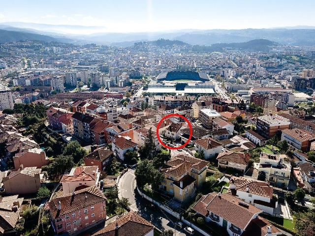 Moradia T9 à venda em Santo António dos Olivais, Coimbra RE/MAX Portugal