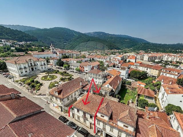 Moradia T9 à venda em Vila da Lousã