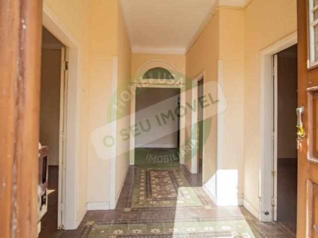 Moradia T9 com jardim em Coimbra