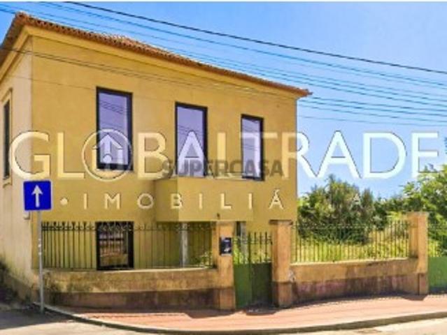 Moradia T9 em Avanca