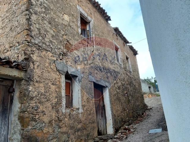 Moradia T0 à venda em Vila de Rei