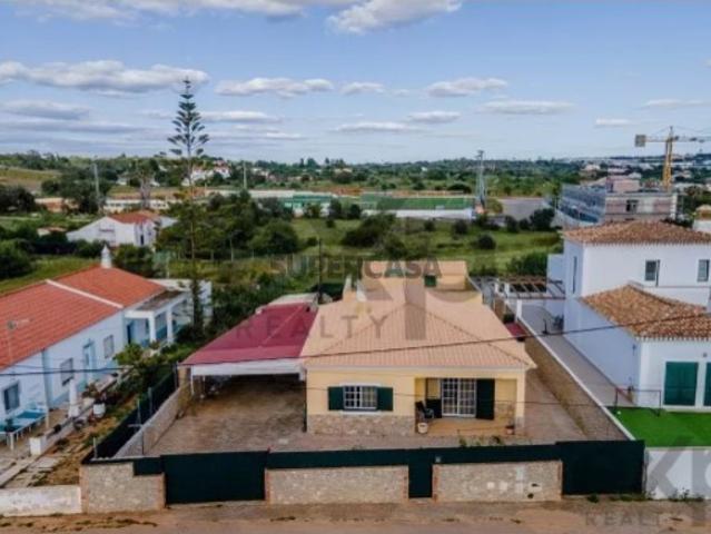 Moradia T3 em Albufeira e Olhos de Água