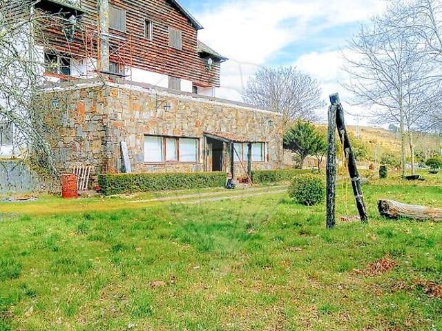 Moradia T13 à venda em Espinhosela, Bragança RE/MAX Portugal