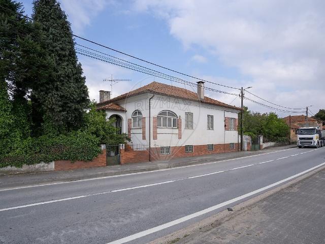 Moradia T10 à venda em Arcos e Mogofores, Anadia RE/MAX Portugal