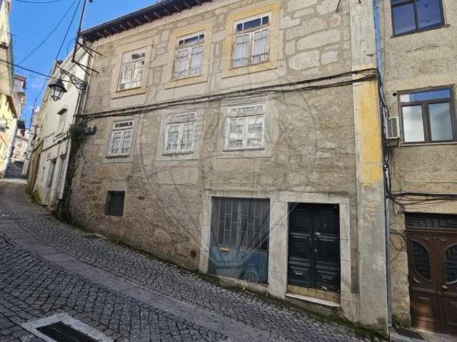 Moradia T10 à venda em Covilhã e Canhoso, Covilhã RE/MAX Portugal