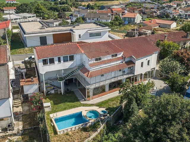 Moradia T10 à venda em Pousa, Barcelos RE/MAX Portugal