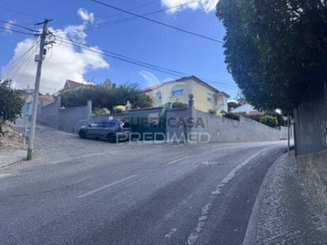 Moradia T10 em Ramada e Caneças