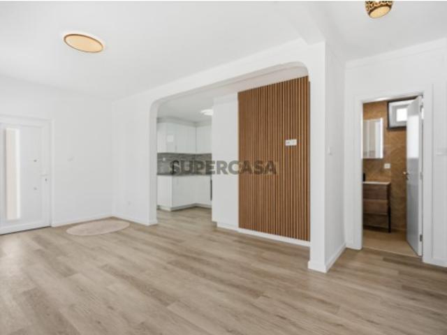 Moradia T1+1, totalmente remodelada em Bombarral