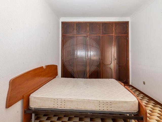 Moradia T1+1 com terreno e anexo, no centro da Quinta da Lomba – Oportunidade de investimento!