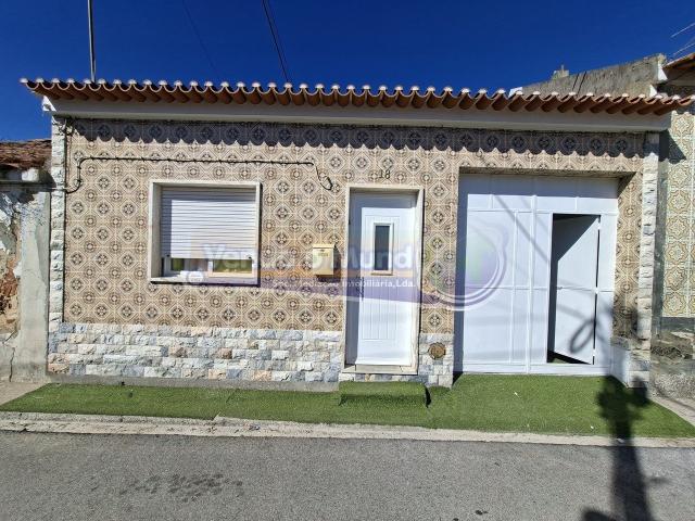 Moradia T1+1 em Benfica do Ribatejo BR036