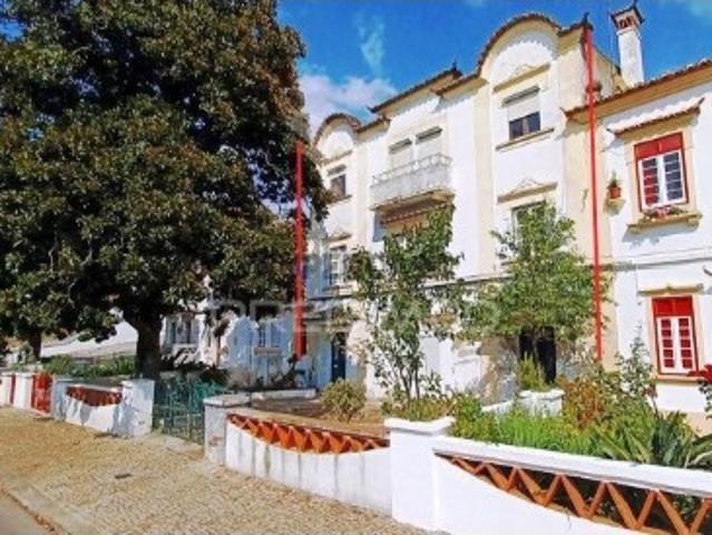 Moradia T11 em Sé e São Lourenço
