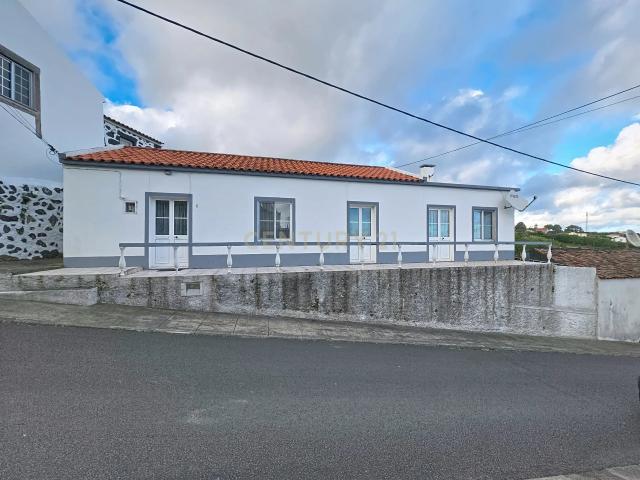 Moradia T1+1 no Centro de Lajes das Flores, Ilha das Flores