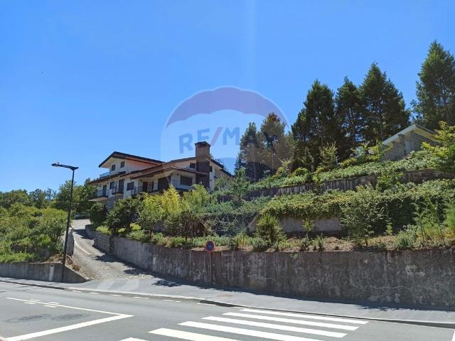 Moradia T12 à venda em Arcos de Valdevez
