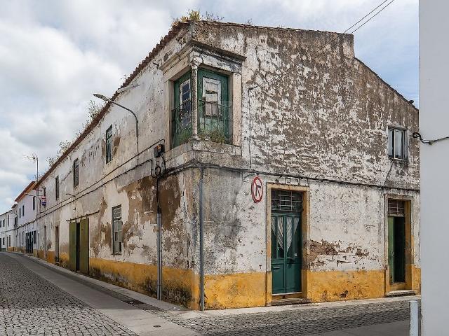 Moradia T12 à venda em Viana do Alentejo, Viana do Alentejo RE/MAX Portugal