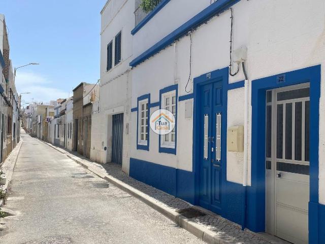 Moradia T1 mobilada para arrendamento anual no centro da Fuseta