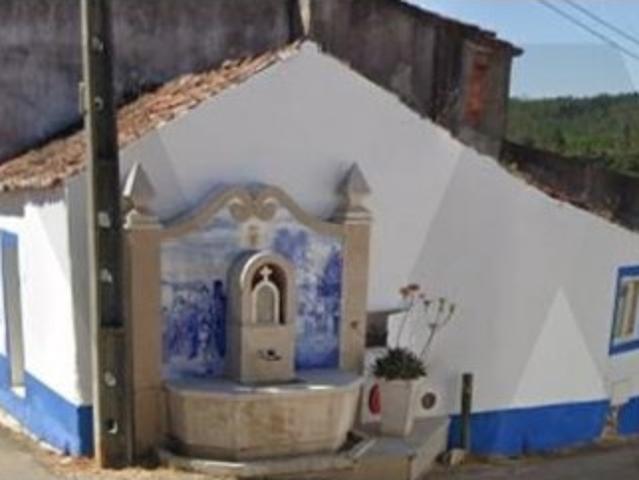 Moradia T1 na Vila do Espinheiro/ Alcanena