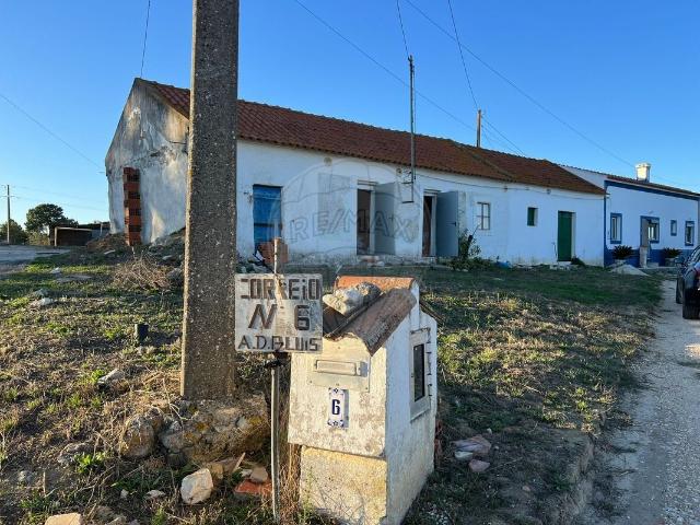 Moradia T1 à venda em Casais Vale Coelho