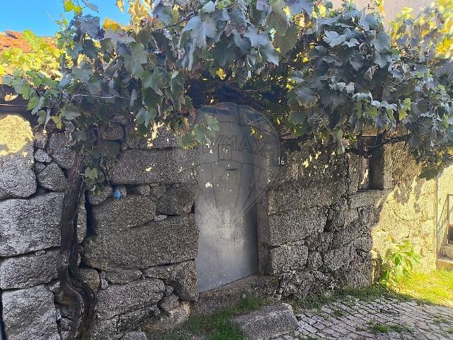 Moradia T1 à venda em Castro Daire