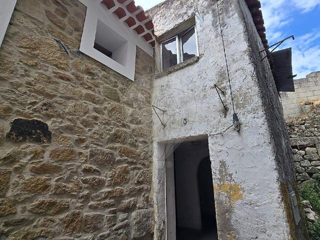 Moradia T1 à venda em Alcains, Castelo Branco RE/MAX Portugal
