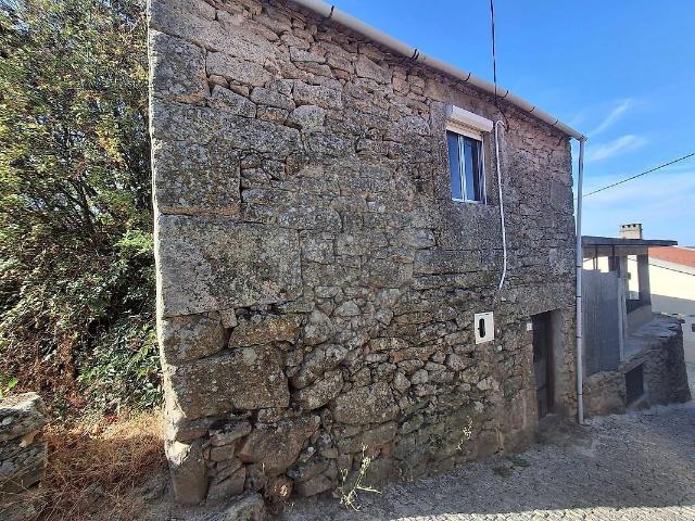 Moradia T1 à venda em Aricera e Goujoim, Armamar RE/MAX Portugal