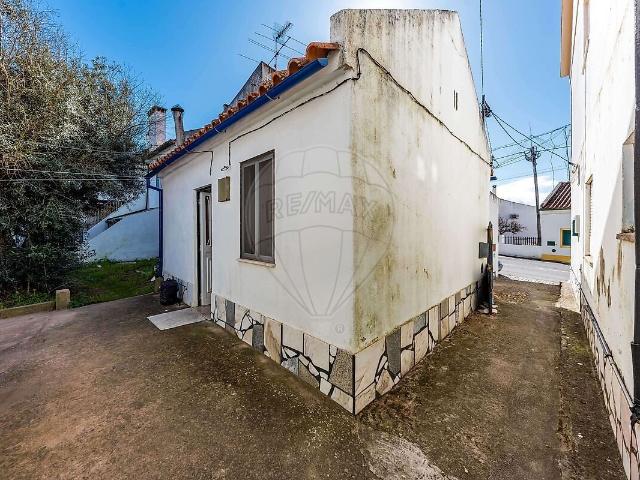 Moradia T1 à venda em Bemposta, Abrantes RE/MAX Portugal