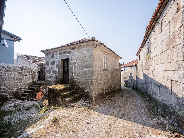Moradia T1 à venda em Gondiães e Vilar de Cunhas, Cabeceiras de Basto RE/MAX Portugal