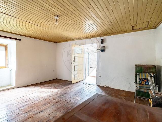 Moradia T1 à venda em Gândaras, Lousã RE/MAX Portugal