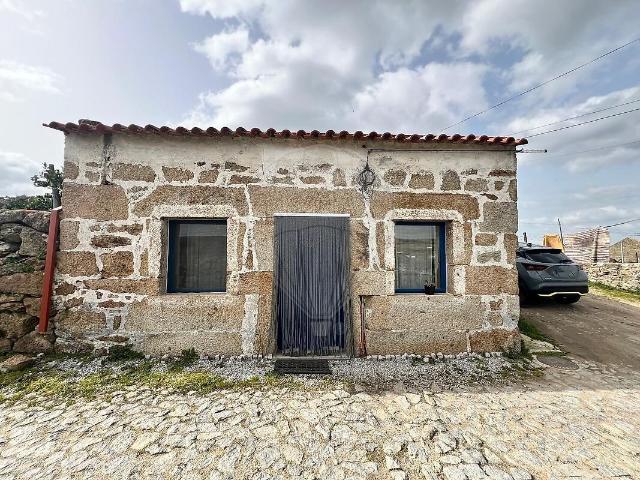 Moradia T1 à venda em Freixo de Numão, Vila Nova de Foz Côa RE/MAX Portugal