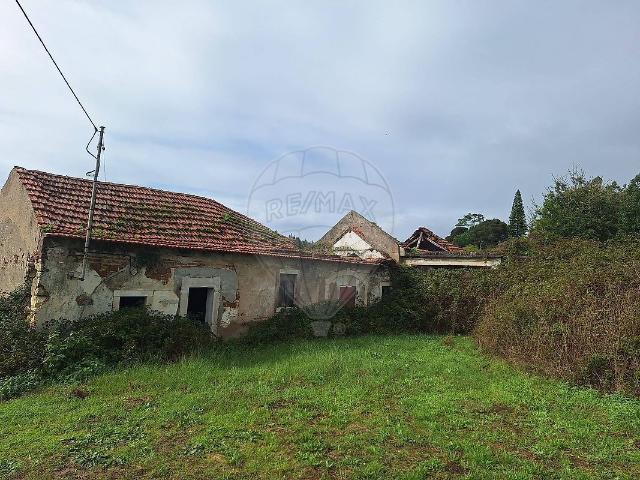 Moradia T1 à venda em Juncal, Porto de Mós RE/MAX Portugal