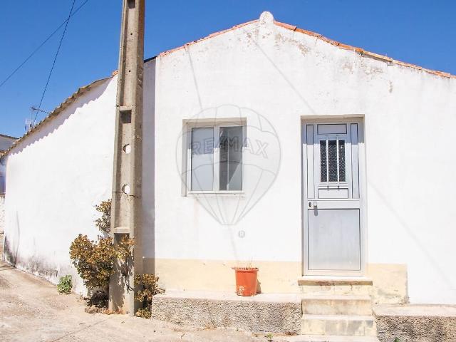 Moradia T1 à venda em Martim Longo, Alcoutim RE/MAX Portugal