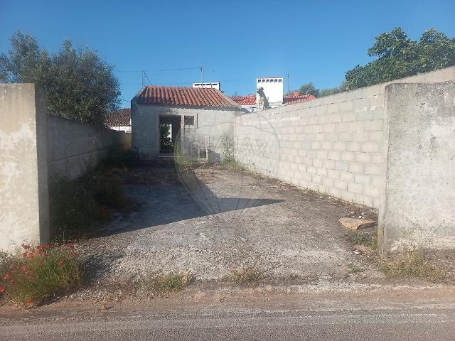 Moradia T1 à venda em Nora