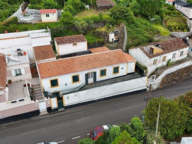 Moradia T1 à venda em São Mateus, Angra do Heroísmo RE/MAX Portugal