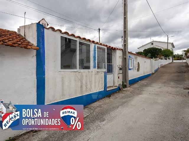 Moradia T1 à venda em São Facundo e Vale das Mós, Abrantes RE/MAX Portugal