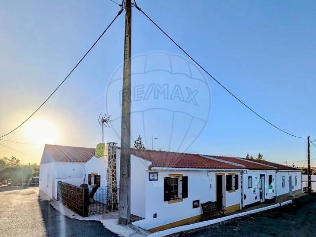 Moradia T1 à venda em Santa Bárbara de Padrões, Castro Verde RE/MAX Portugal