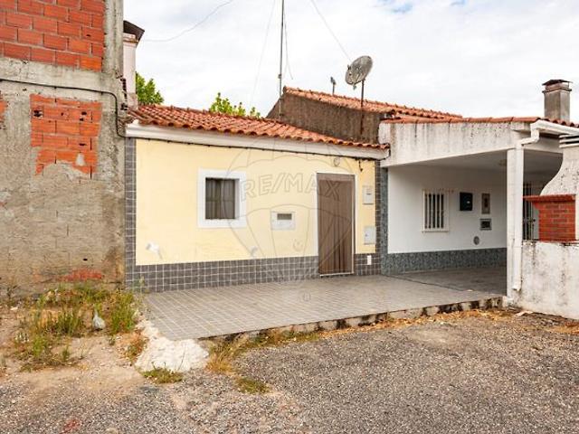 Moradia T1 à venda em Santiago Maior, Alandroal RE/MAX Portugal