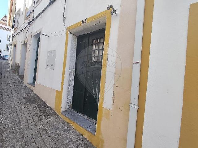 Moradia T1 à venda em Sé e São Lourenço, Portalegre RE/MAX Portugal