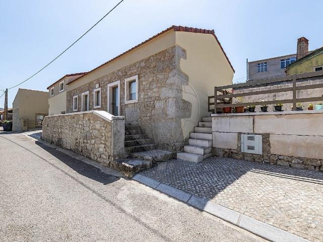 Moradia T1 à venda em Serro Ventoso, Porto de Mós RE/MAX Portugal